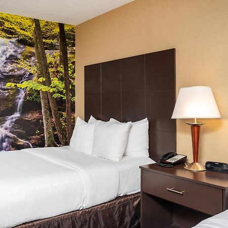 Hotel Clarion Pointe Harrisonburg Exterior foto